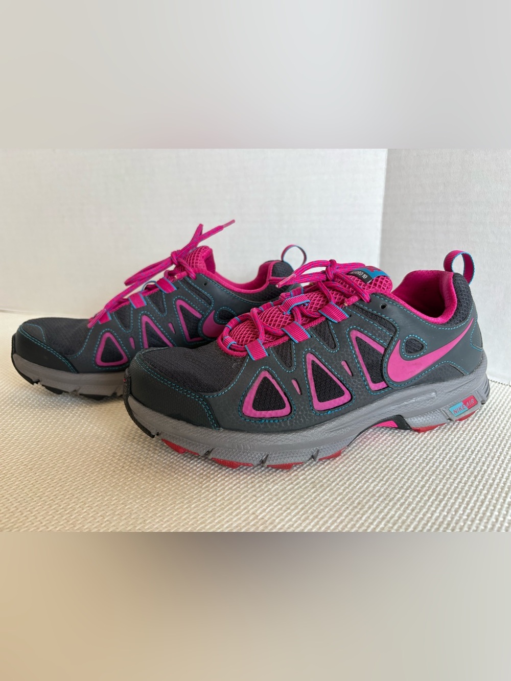 Nike Air Alvord 10 Gray Size 8.5 Women's Walking Hiking running Trail